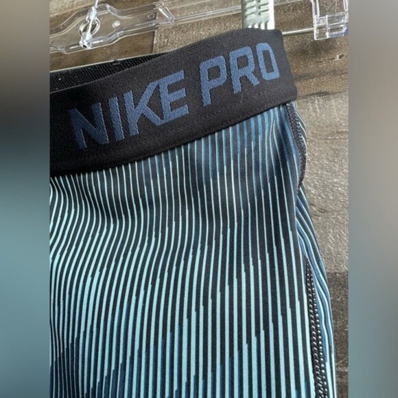 Nike Pro XS Womens Blue Gradient Dri-Fit Athletic Leggings with Stretch & Breath - Picture 4 of 6